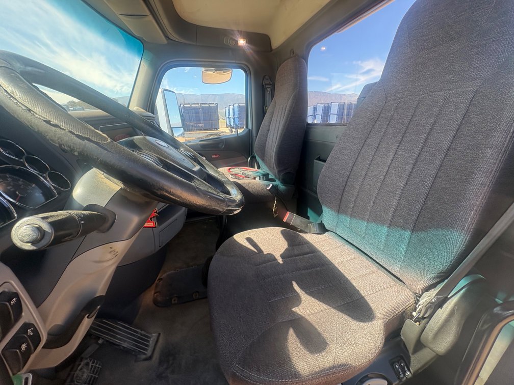 Image for 2013 Peterbilt 386 S/A Day Cab