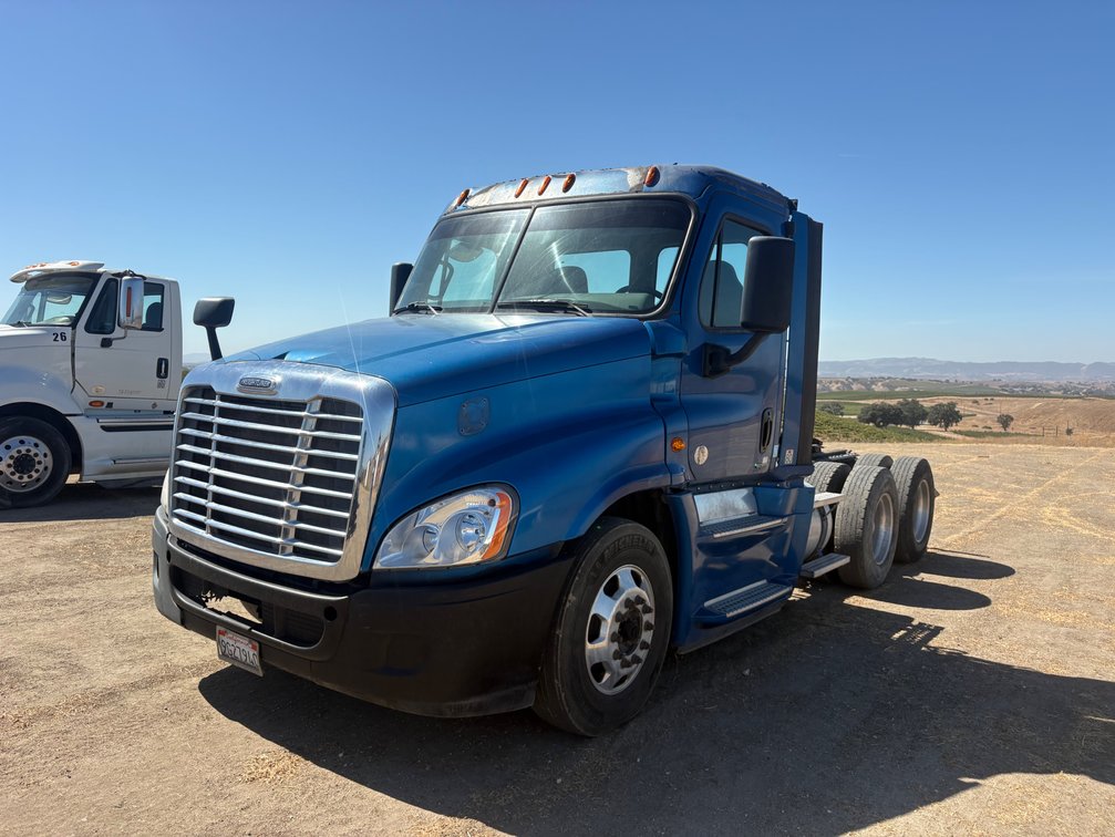 2015 Freightliner Cascadia T/A Day Cab