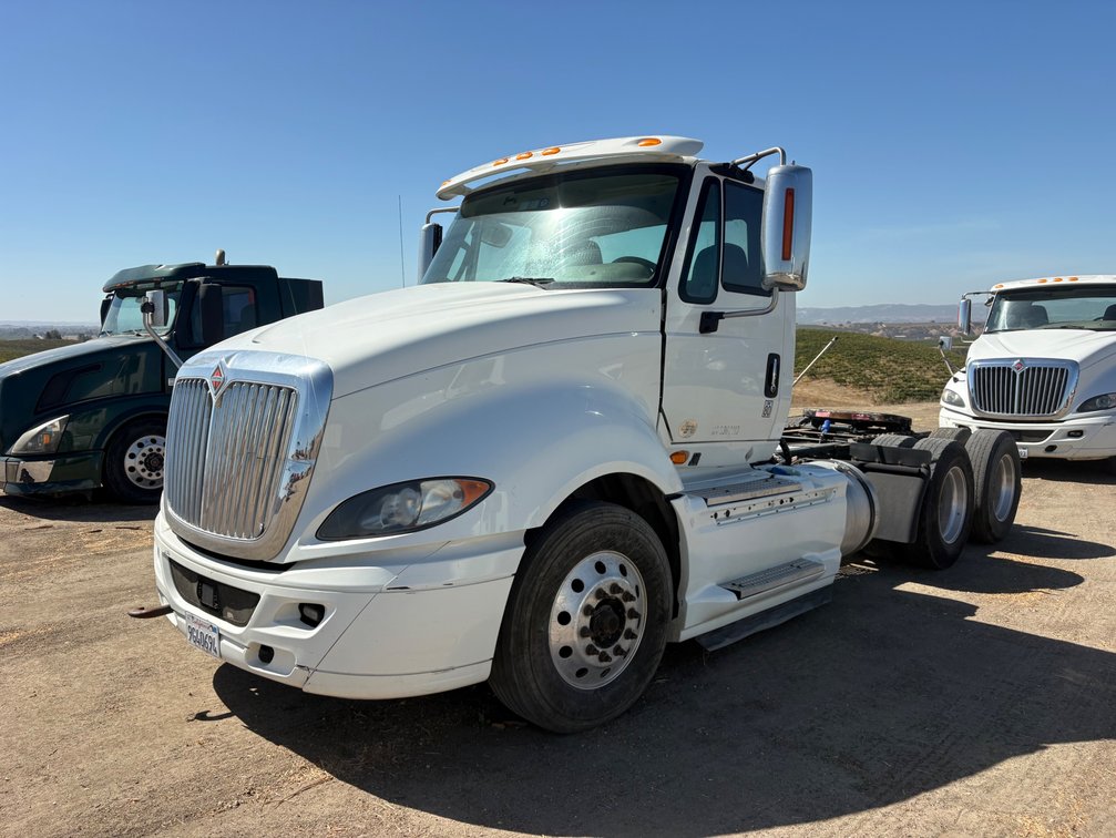 2016 International Prostar+ 122 T/A Day Cab