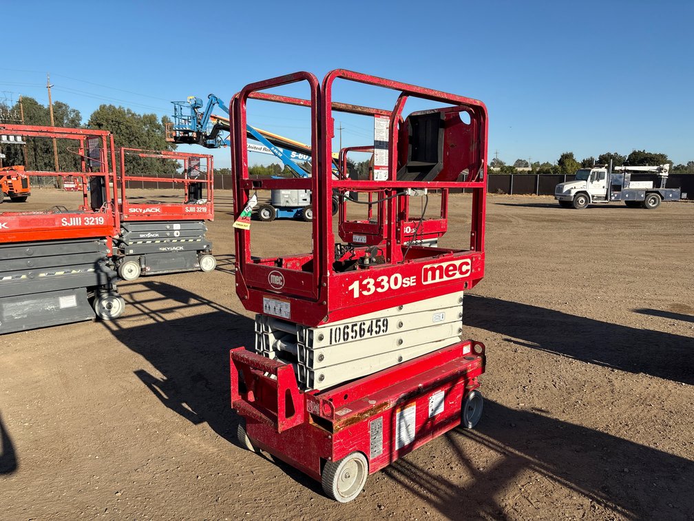 2018 MEC 1330SE Scissor Lift