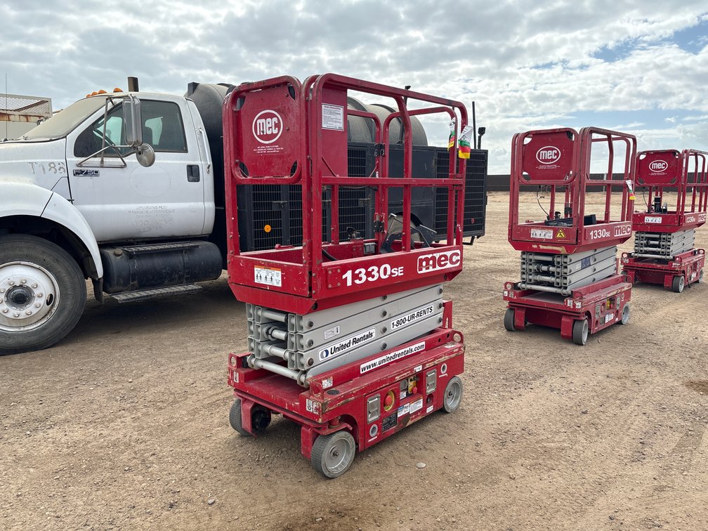 2017 MEC 1330SE Scissor Lift