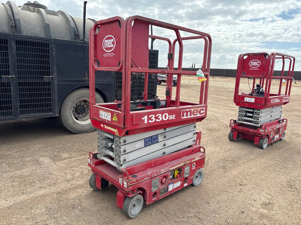 2016 MEC 1330SE Scissor Lift