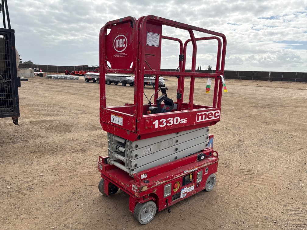 2017 MEC 1330SE Scissor Lift