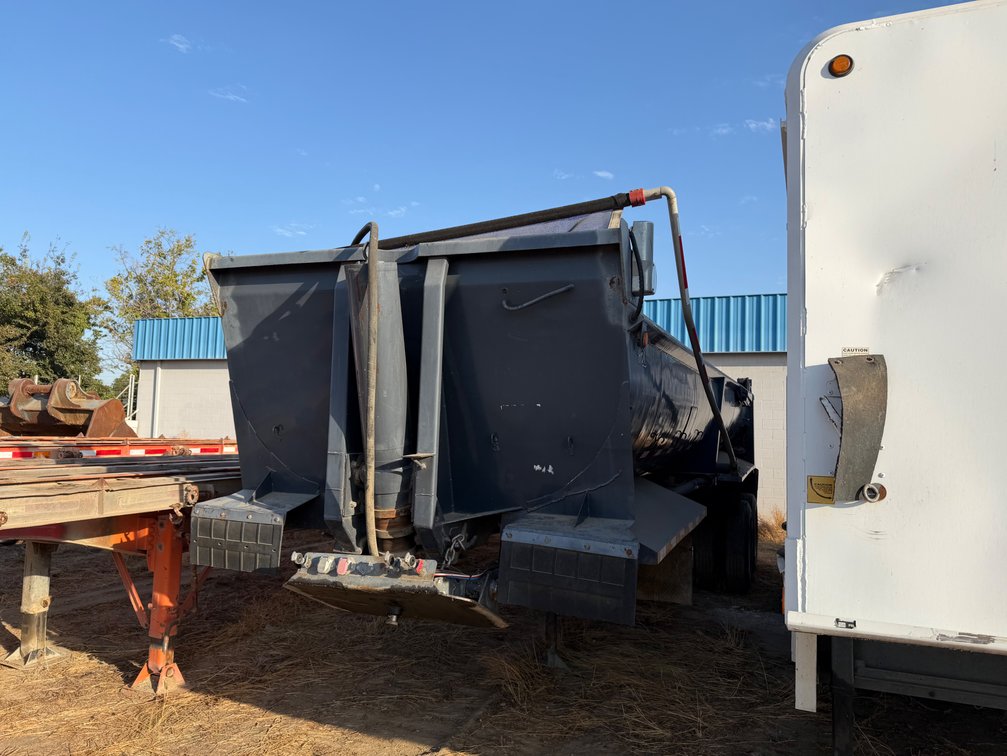 1987 Reliance End Dump Trailer