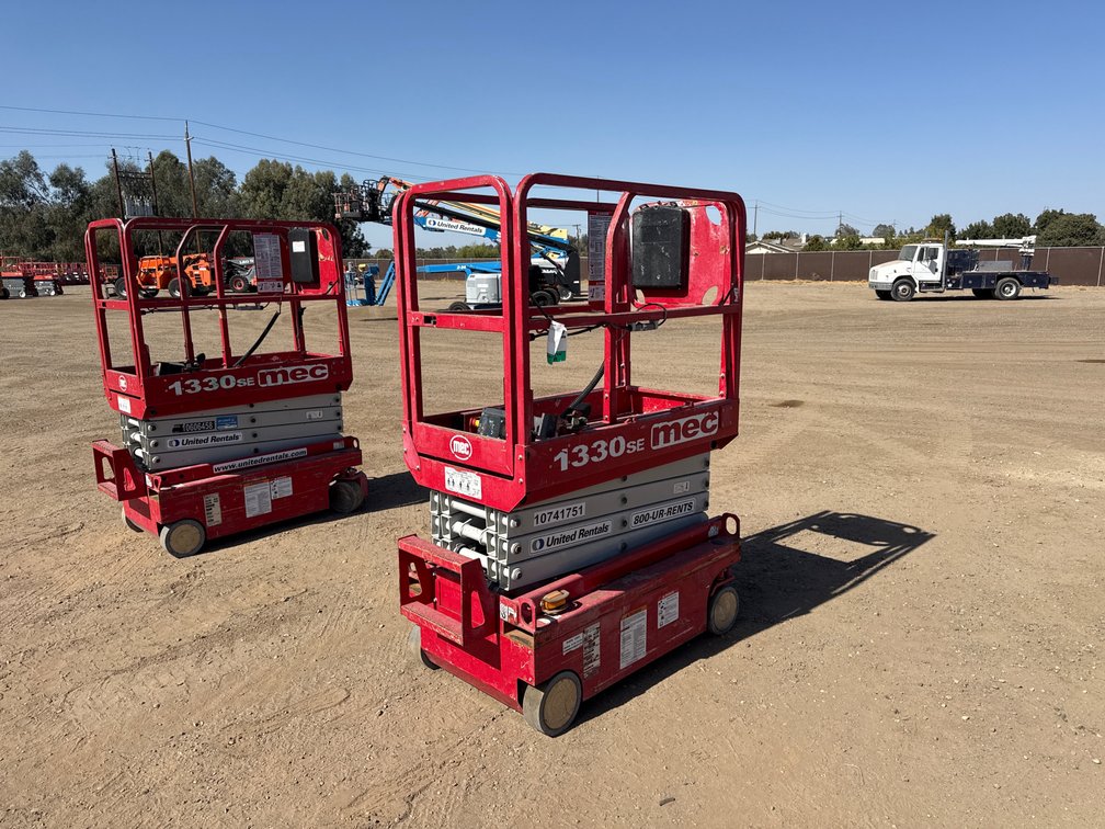2018 MEC 1330SE Scissor Lift