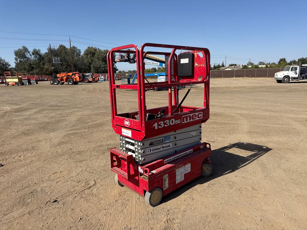 2017 MEC 1330SE Scissor Lift