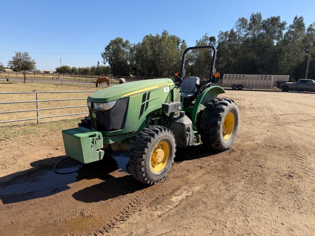 John Deere 5100M