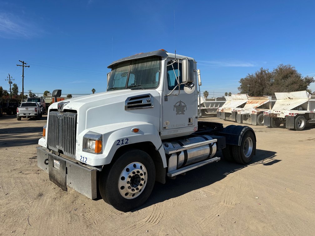 2015 Western Star W4700 S/A Day Truck Tractor 