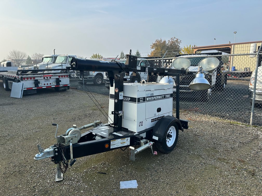 Multiquip Whisperwatt DA7000SS S/A Light Tower