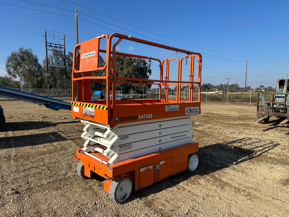 2015 Snorkel S4732E