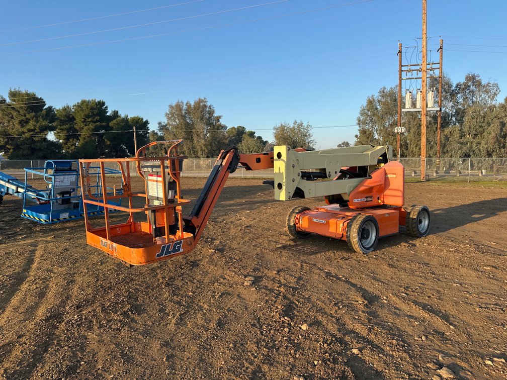 2015 JLG E450AJ