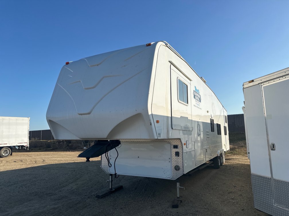 2007 Weekend Warrior Tri Axle Toy Hauler