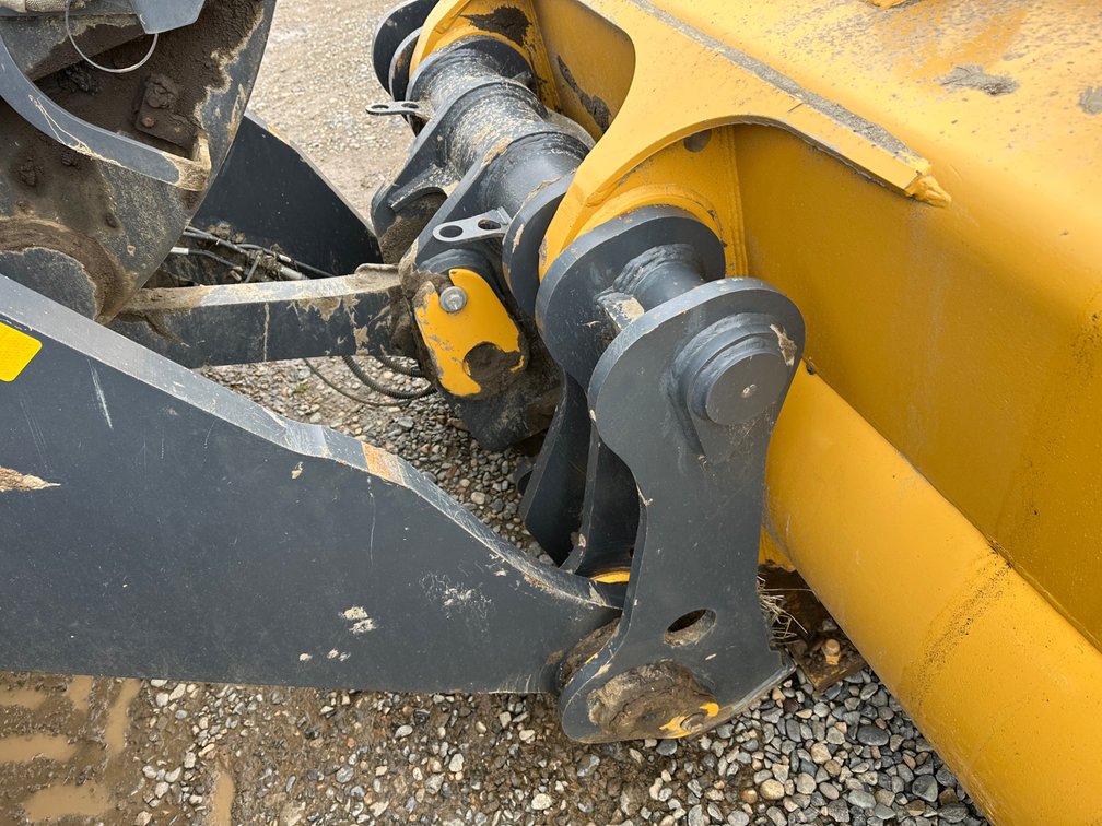 Image for 2020 John Deere 744L
