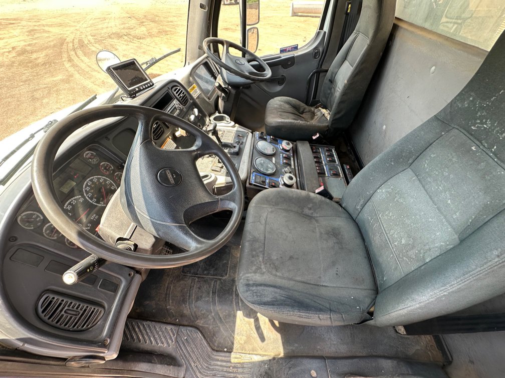 Image for 2012 Freightliner M2 Elgin Crosswind Sweeper