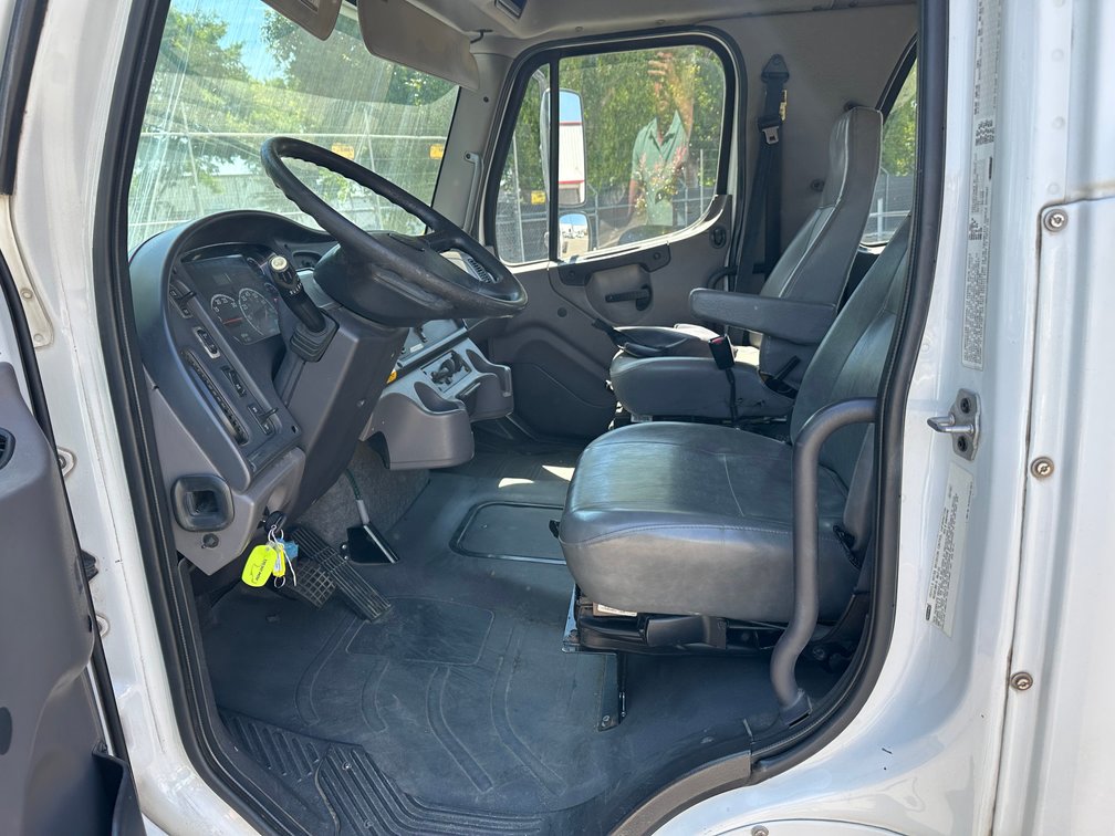 Image for 2008 Freightliner M2 Cab and Chassis