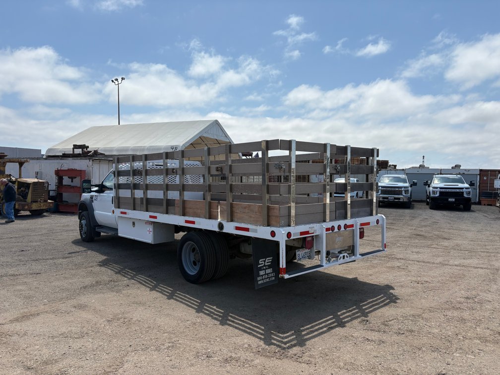 Image for 2007 Ford F550 Stake Bed Truck