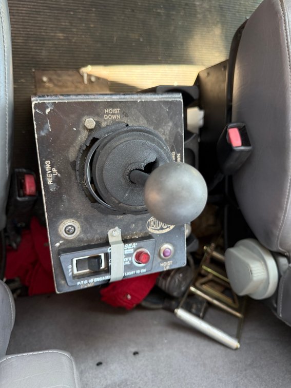 Image for 2012 Peterbilt 348 T/A Roll-Off Truck