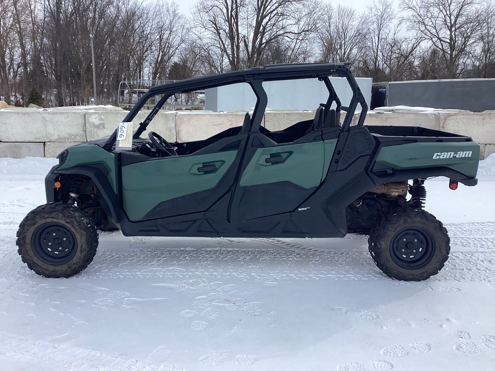 2024 Can-Am Commander 1000, started, shows 6,338 miles, title.
