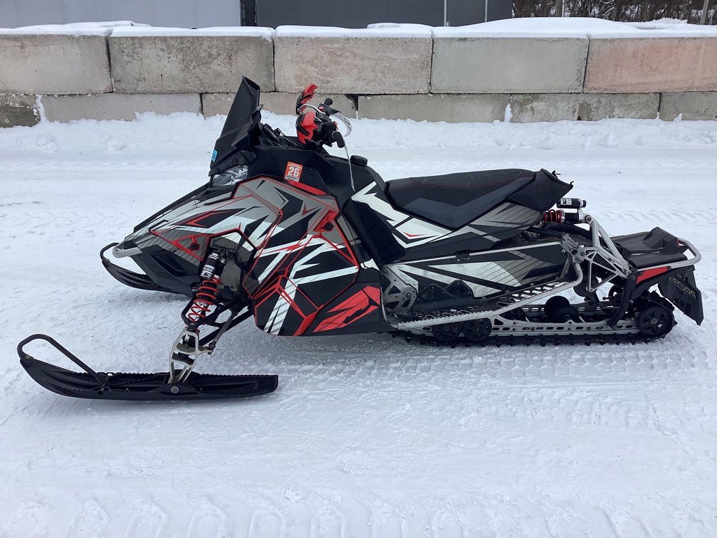 2015 Polaris 800 Switchback snowmobile, started, shows 5,462 miles, registration.