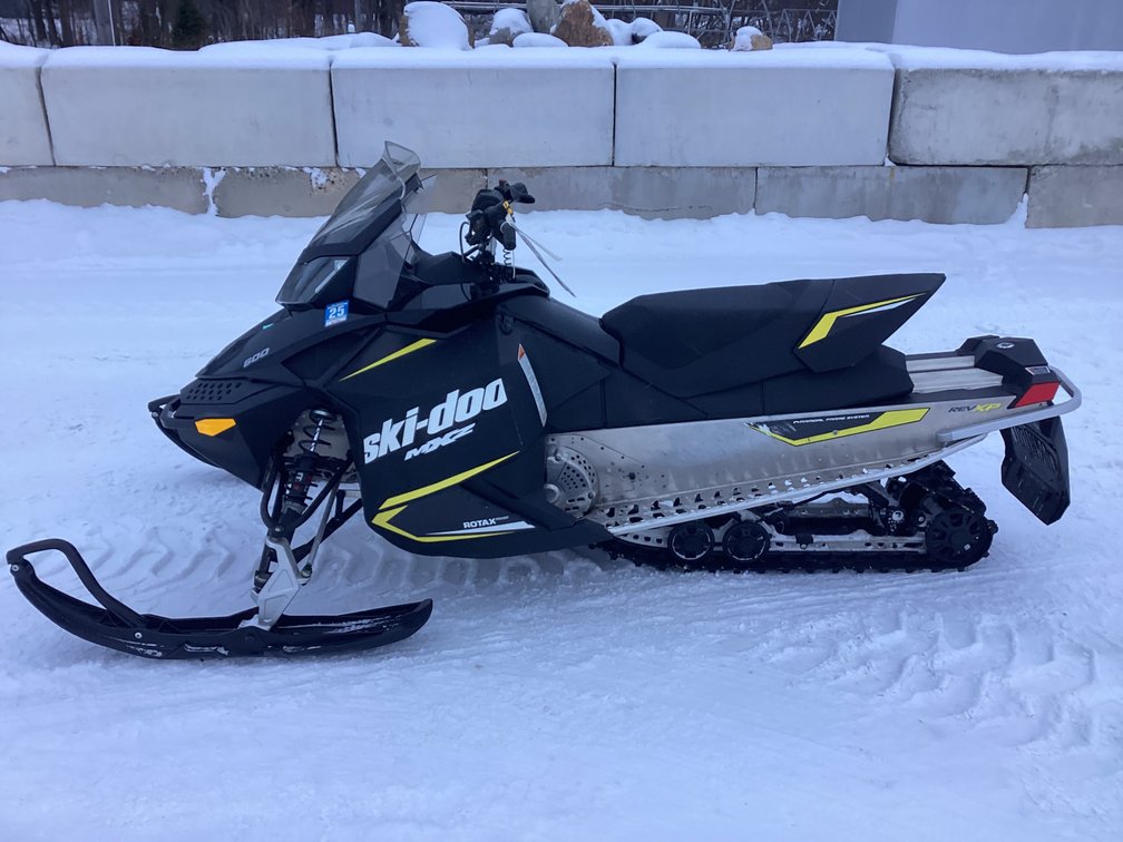 2016 Ski Doo MXZ 600 snowmobile, started, shows 4,656 miles, registration.