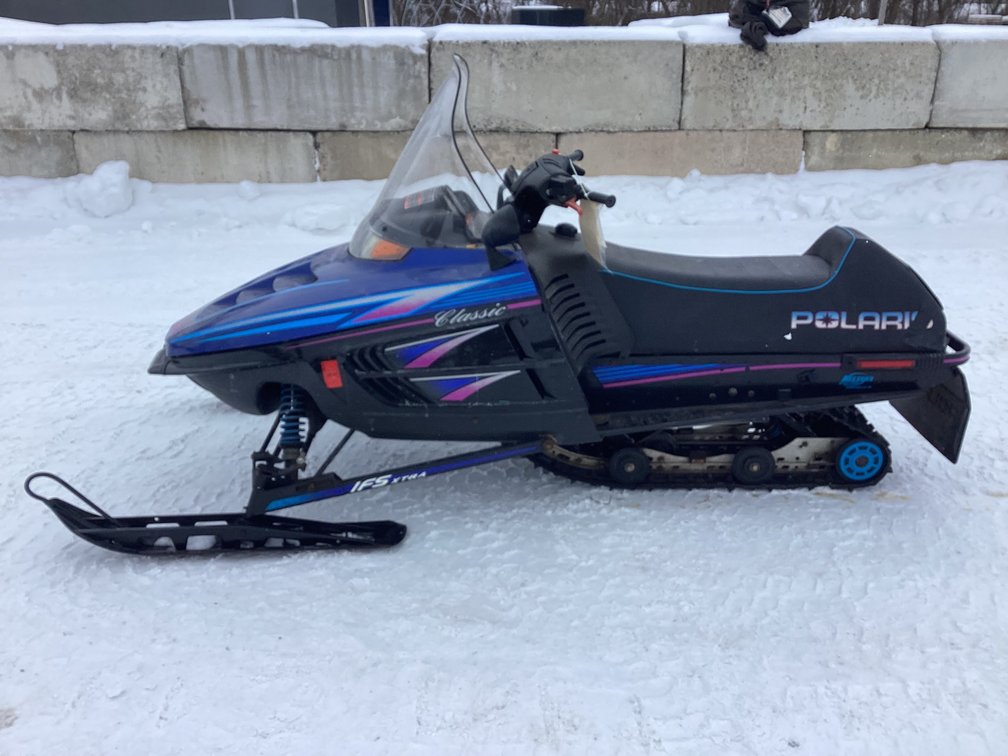 1996 Polaris 600 Classic snowmobile, started, shows 5,014 miles, bill of sale.