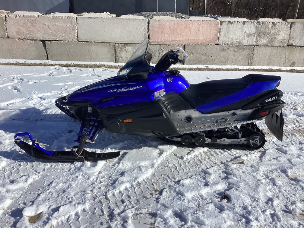 2005 Yamaha RS Vector 1000 snowmobile, started, shows 2,702 miles, bill of sale.