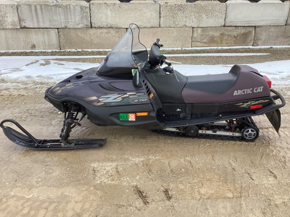 2001 Arctic Cat Z 370 snowmobile, started, shows 1,860 miles, bill of sale.