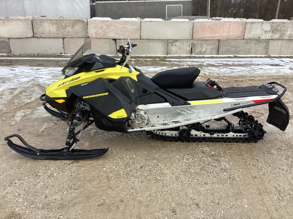 2021 Ski Doo Renegade Sport 600 EFI 137 snowmobile, started, shows 4,722 miles, registration.