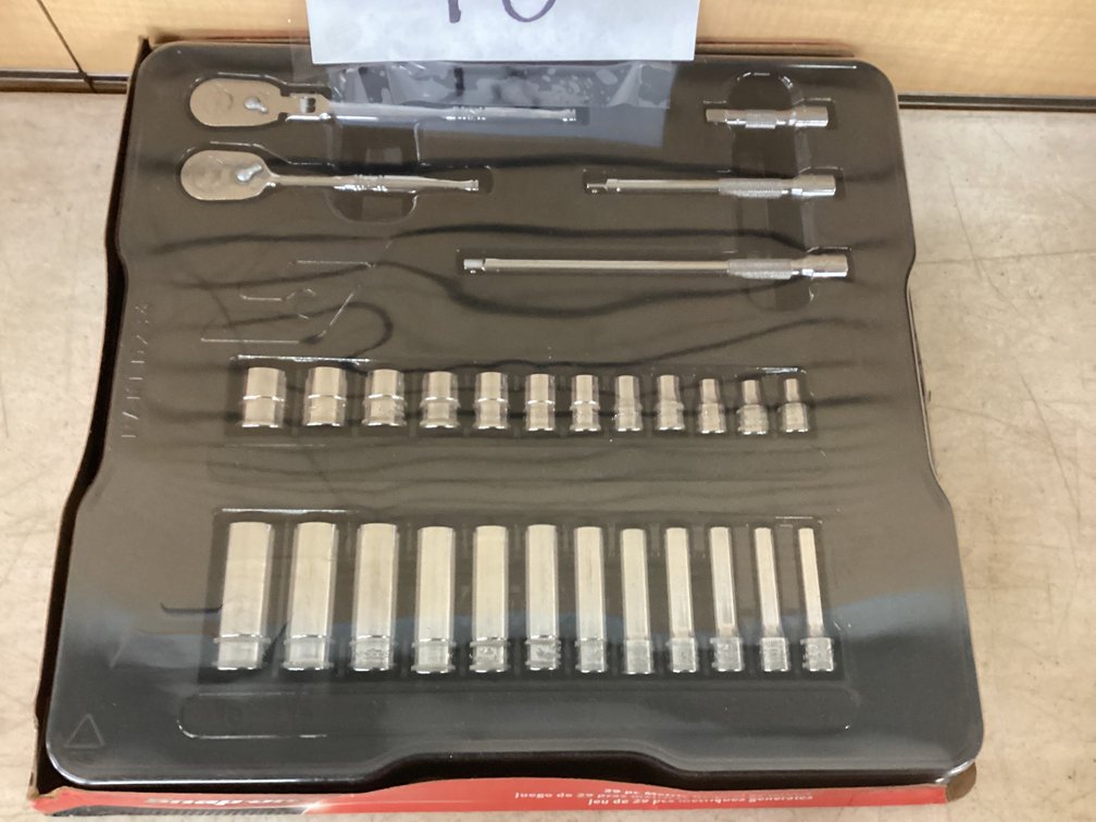 Unused Snap On 29 pc. 1/4” - 3/8” drive metric socket set.