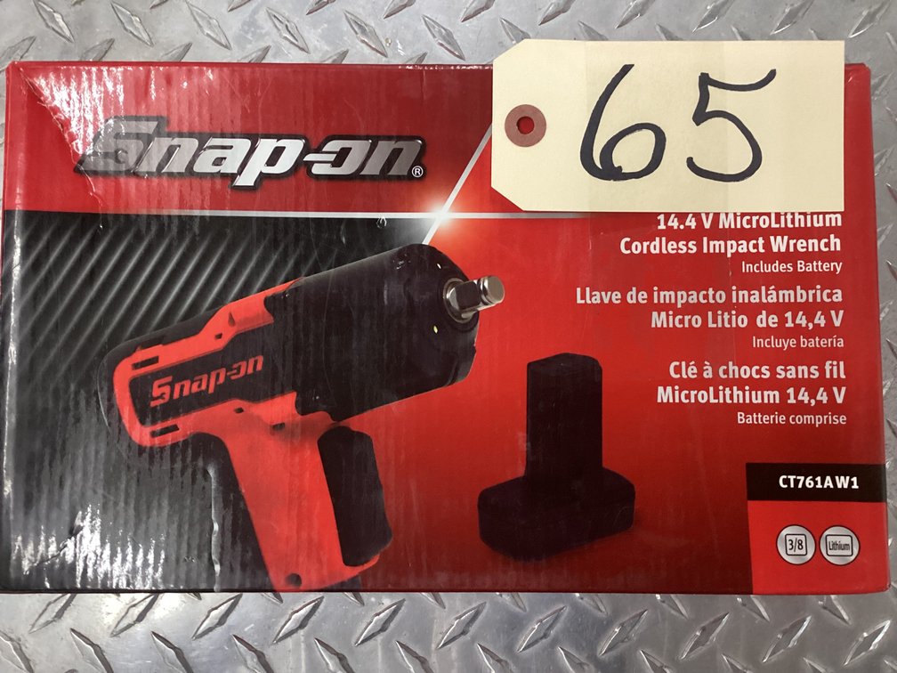 Unused Snap On 14.4V 3/8” drive cordless impact w/ battery.