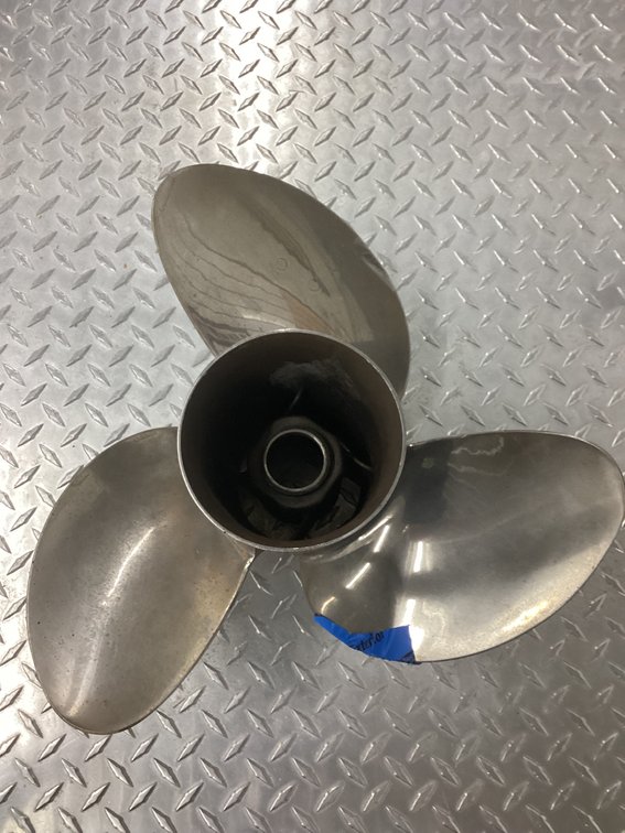 Mercury right-hand three blade stainless steel prop.