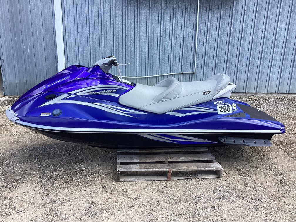 2007 Yamaha 1050 VX Deluxe, started, shows 294 hours, bill of sale.