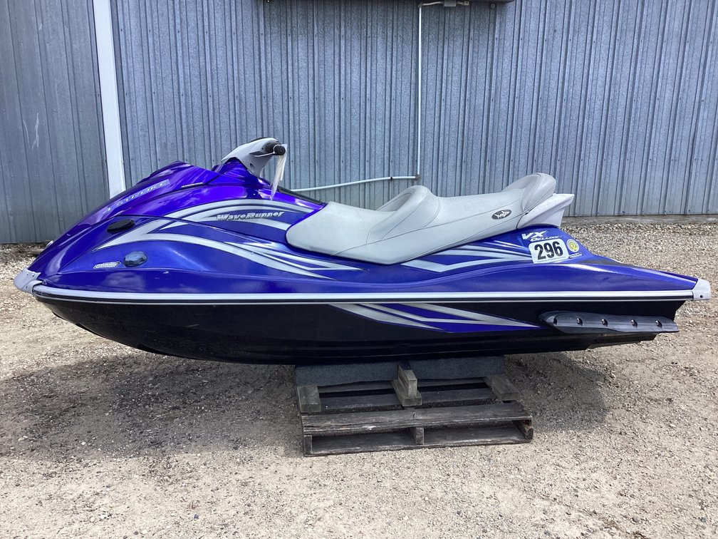 2007 Yamaha 1050 VX Deluxe, started, shows 310 hours, bill of sale.
