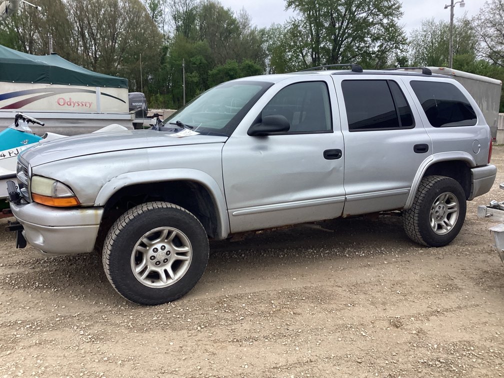 2003 Dodge Durango 5.9L V8, driven to auction, shows 212,605 miles,  title.