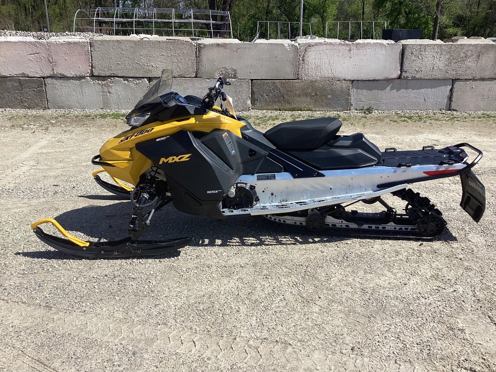 2024 Ski Doo 600EFI Renegade Sport 137, started, shows 6,347 miles, registration.