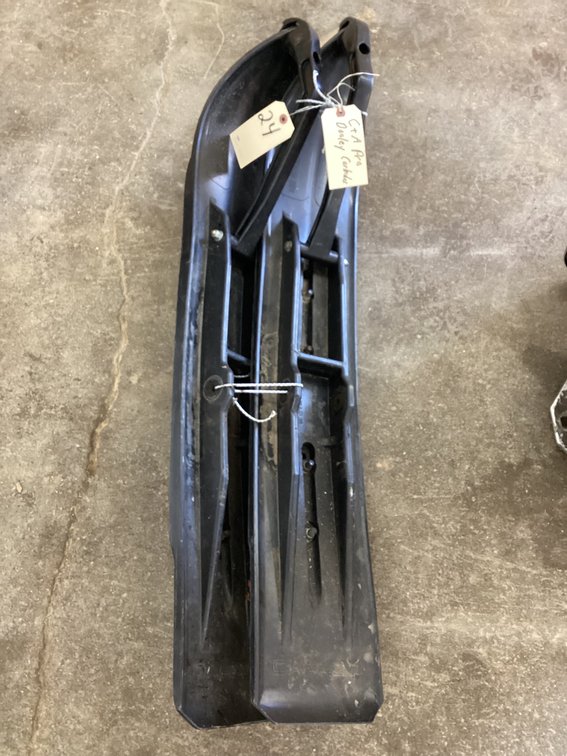 C&A skis w/ dual carbides