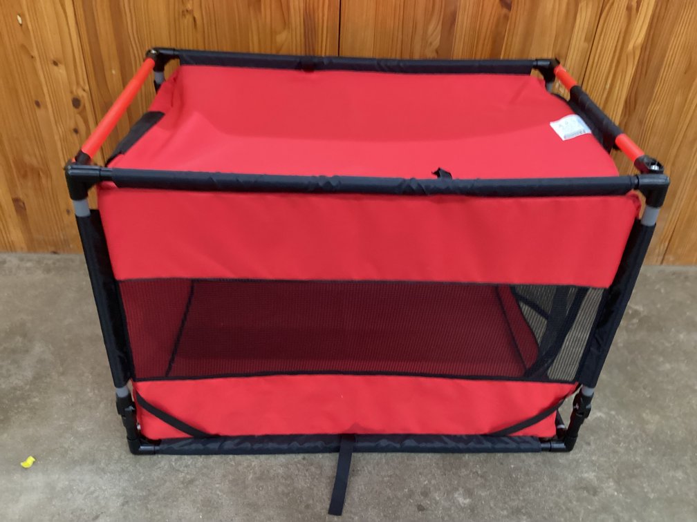 Collapsable dog crate