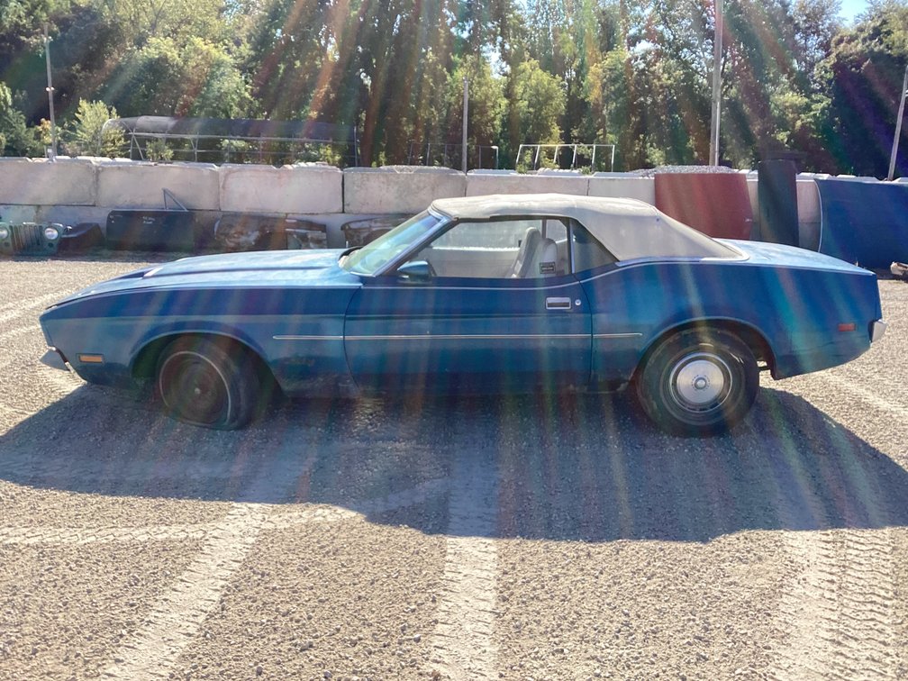 1971 Ford Mustang convertible, shows 85,739 miles, V8, automatic, title.