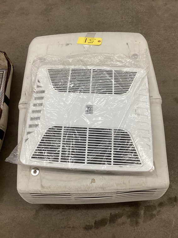 RV air conditioner