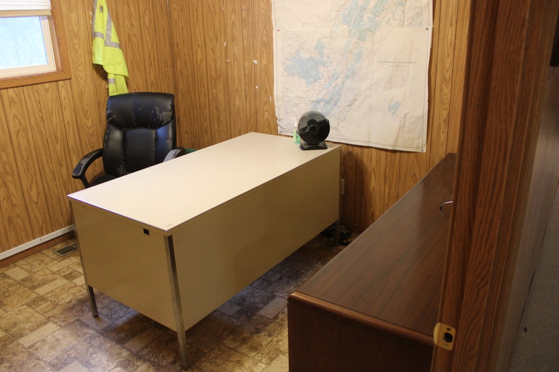 5 Drawer Metal Frame Desk W/ Office Chair