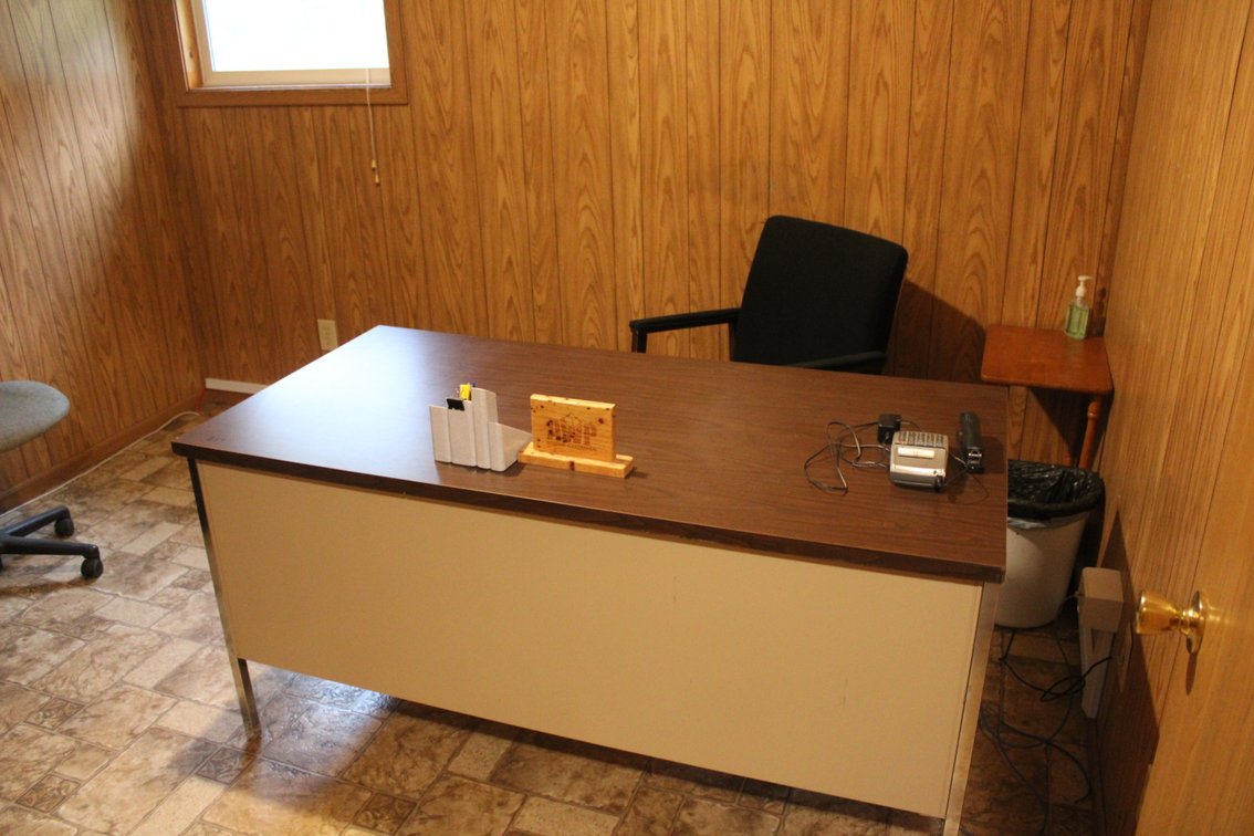 5 Drawer Metal Frame Desk W/  2 Office Chairs