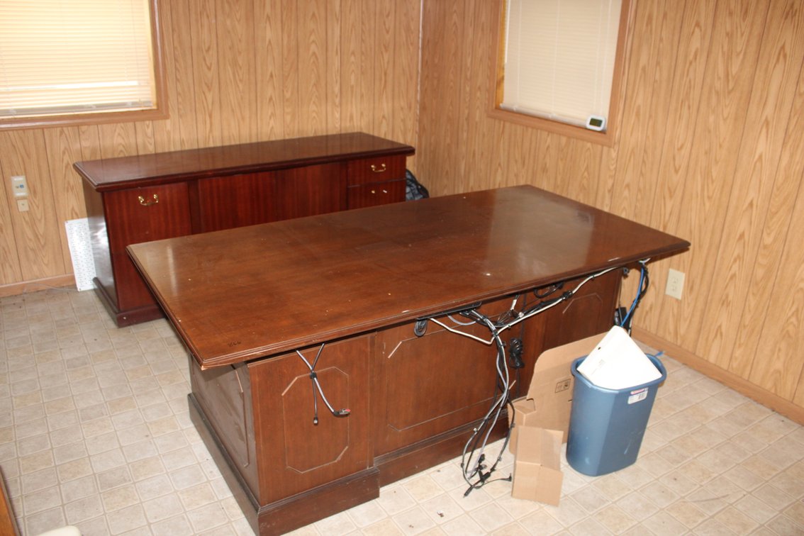 9 Drawer Wood Desk W/ Wooden Storage Dresser