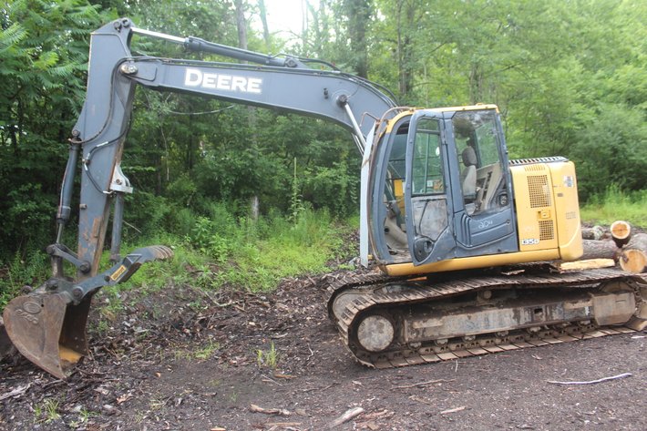 Image for 2012 John Deere 135D Excavator