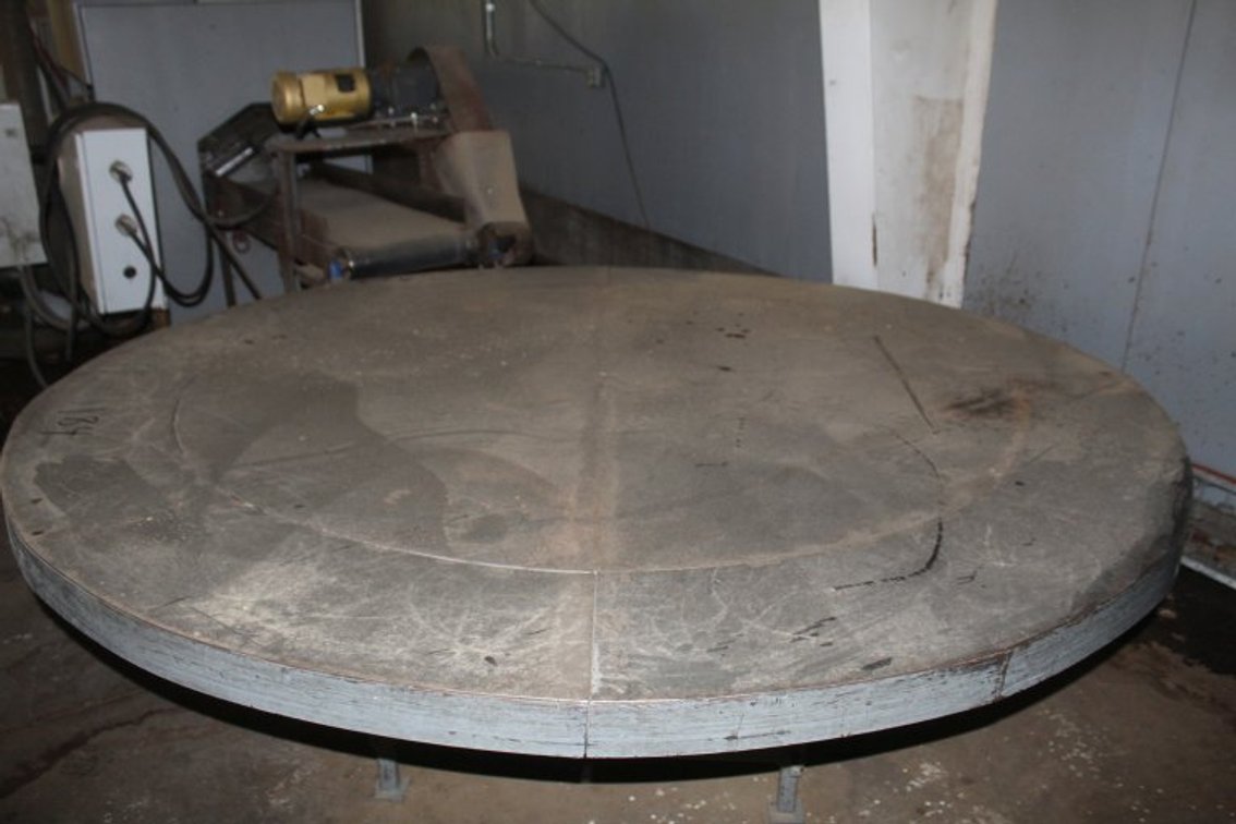 8' Diameter Round Table