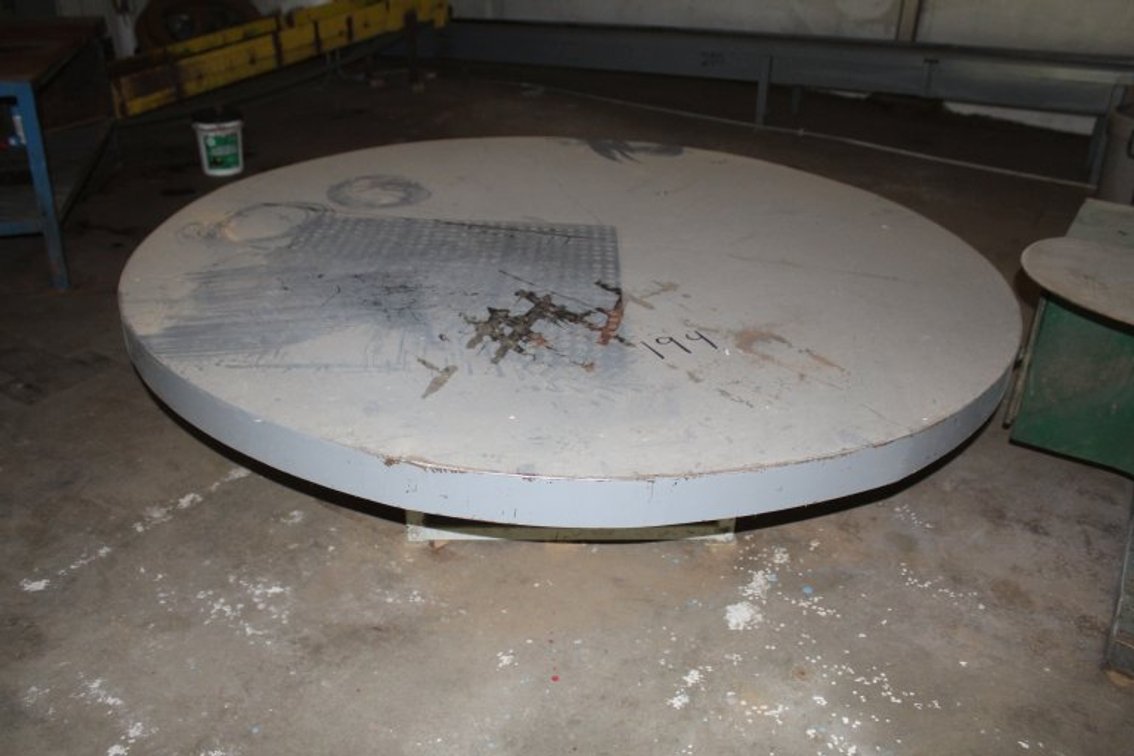 8' Diameter Round Table
