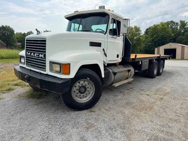 Image for 1996 Mack CH613