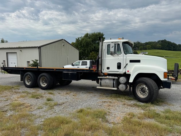 Image for 1996 Mack CH613