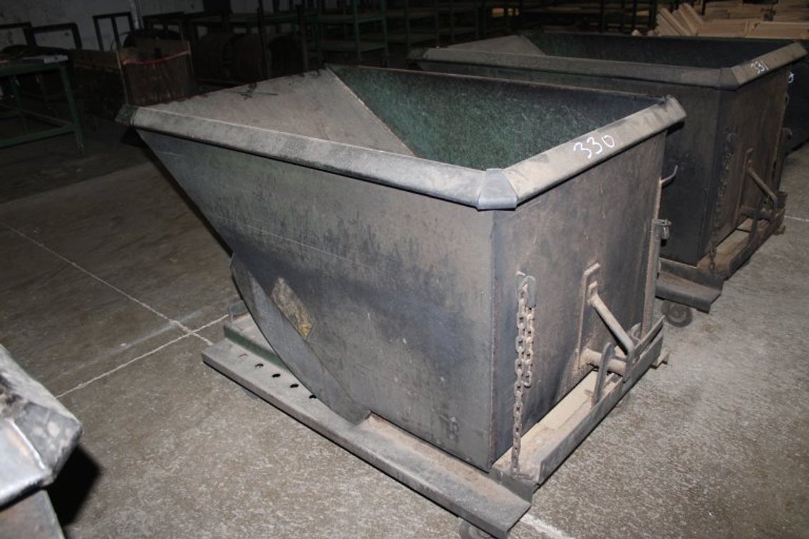 Jesco Self Dumping Hopper on Wheels