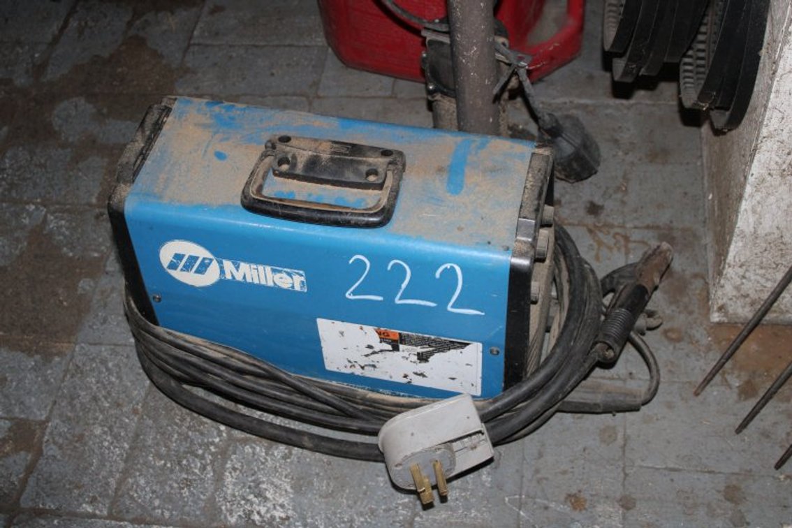 Miller MD430028L Welder