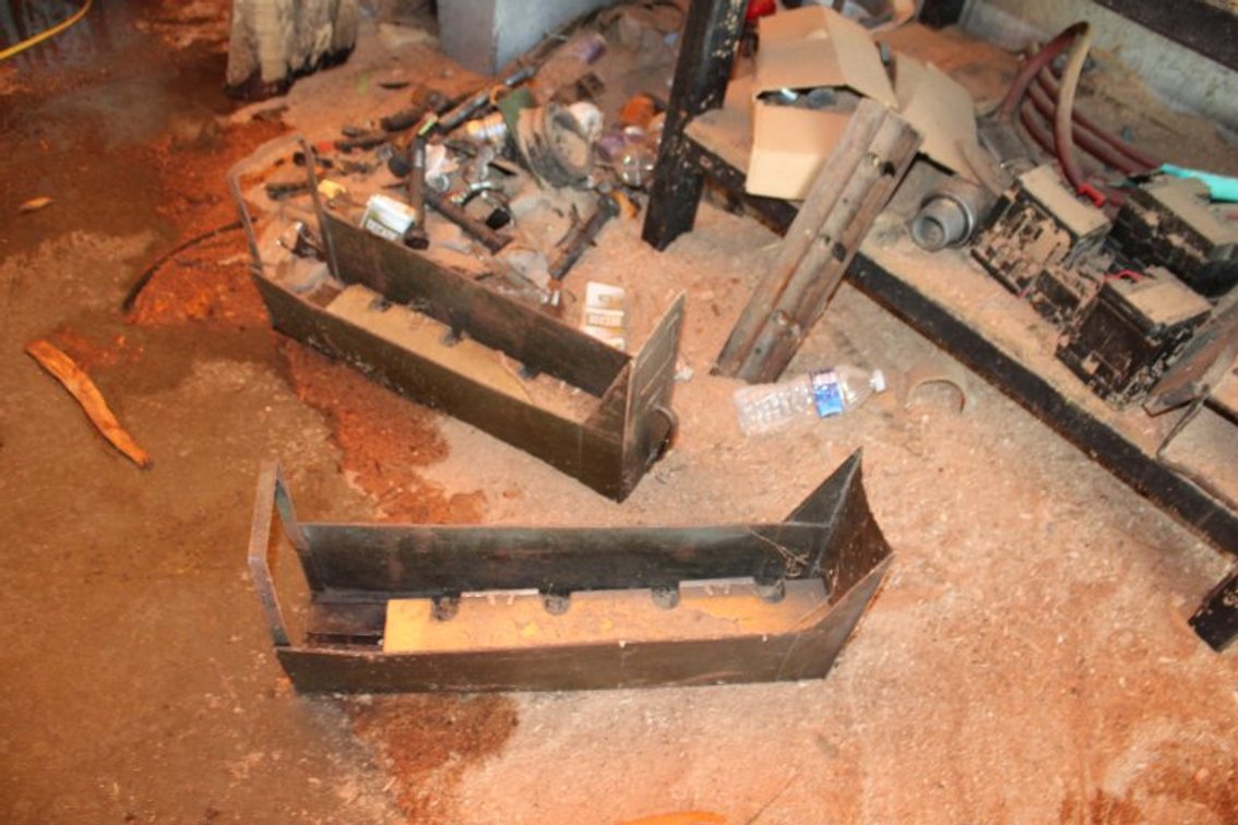 Shelf and contents-chipper knives and holders